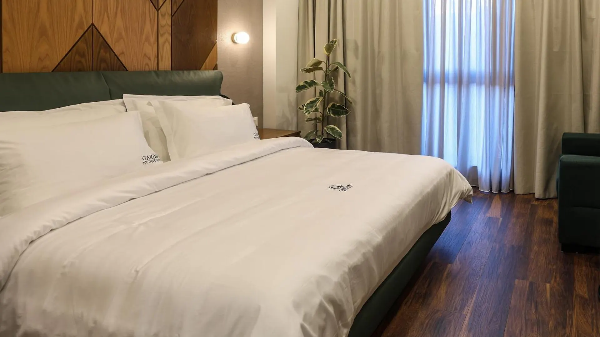 Garden Boutique Hotel Tirana 4*,